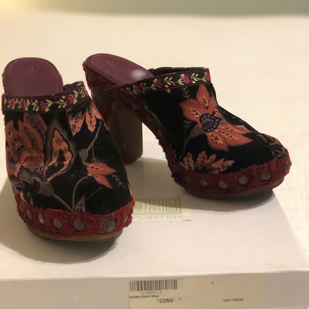 Tracy Porter multi- color clog